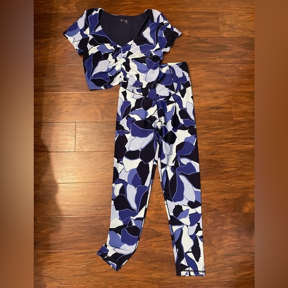 NWT Offline by Aerie 2 Piece Set Size M - Picture 1 of 6
